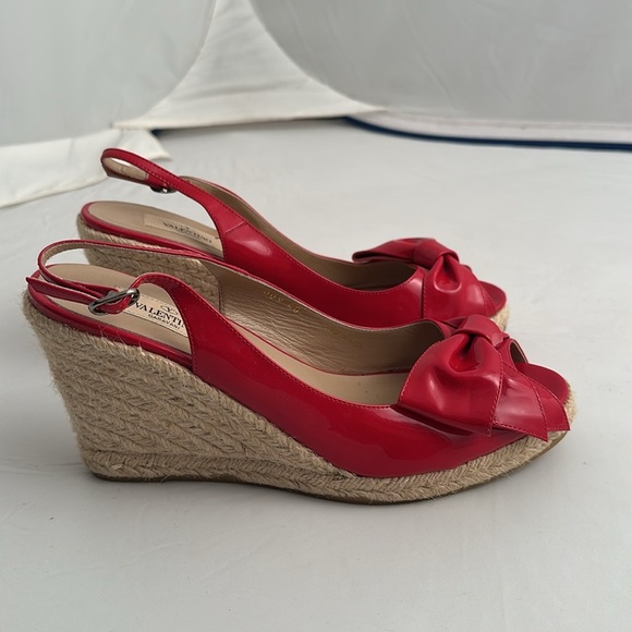 Valentino Garavani red patent leather bow wedge open toe espadrille sandals - Picture 2 of 11